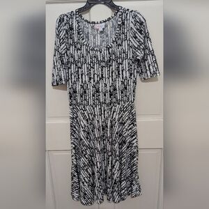 LuLaRoe Nicole Black and White Feather Pattern Midi Dress